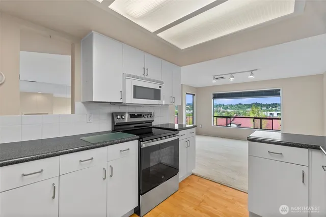 $345,000 | 908 East Bay Drive Northeast, Unit 203, Olympia, WA 98506