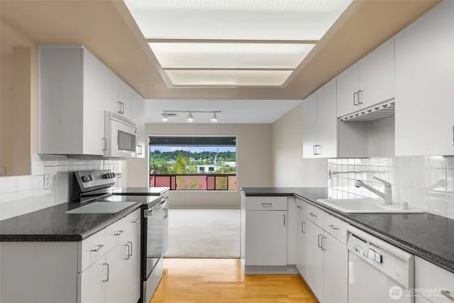 $345,000 | 908 East Bay Drive Northeast, Unit 203, Olympia, WA 98506