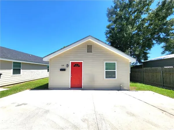 $1,800 | 118 Treuil Lane, Belle Chasse, LA 70037