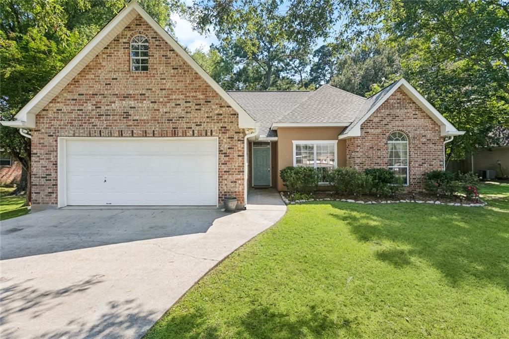 930 Labarre Street Mandeville, LA 70448 - Photo 1 of 18 Gallery Image 1