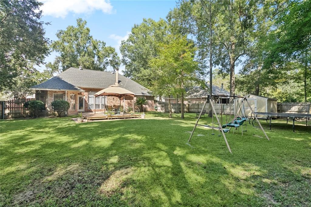 930 Labarre Street Mandeville, LA 70448 - Photo 17 of 18 Gallery Image 17