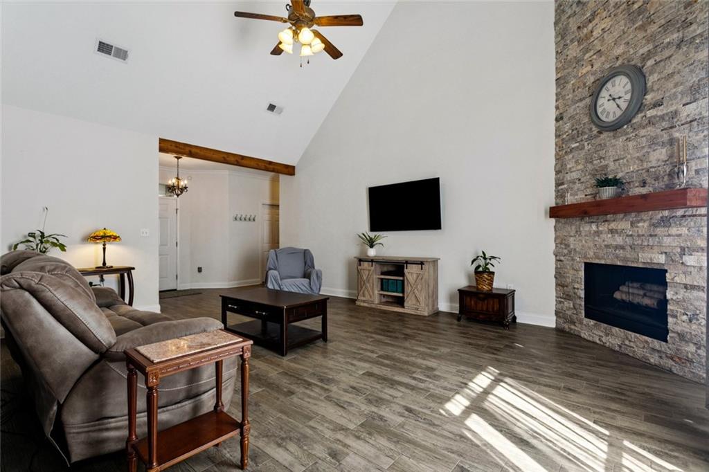 930 Labarre Street Mandeville, LA 70448 - Photo 2 of 18 Gallery Image 2
