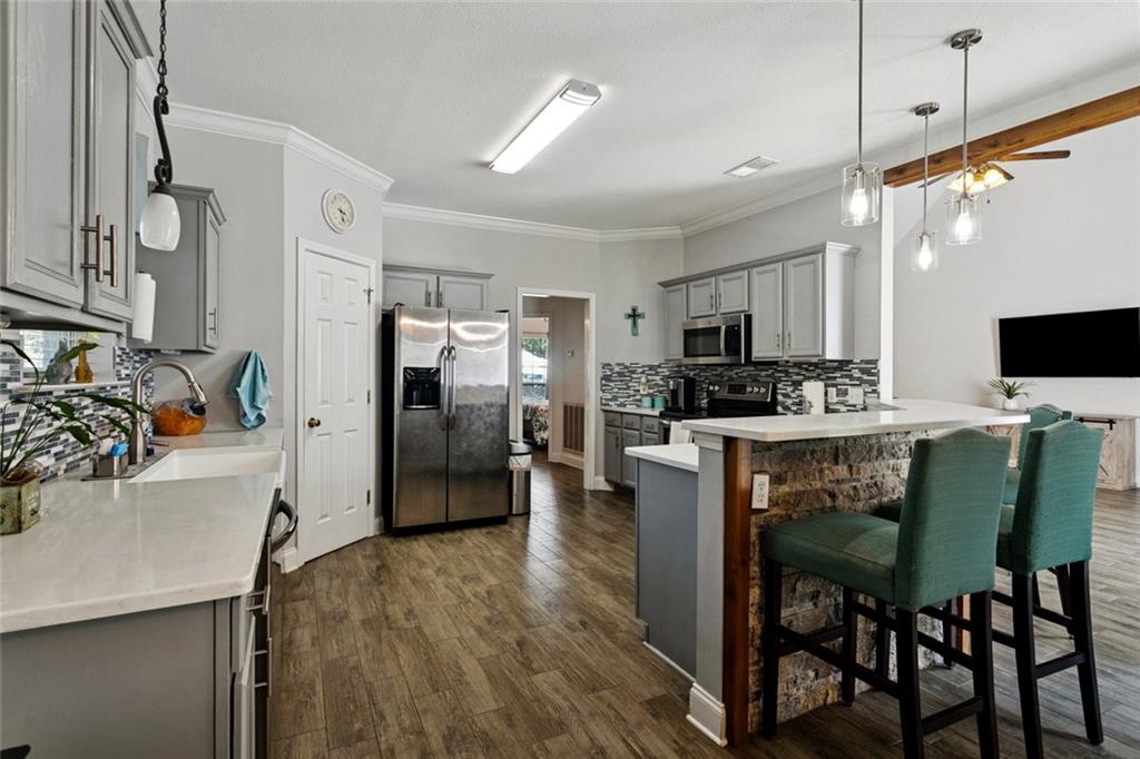 930 Labarre Street Mandeville, LA 70448 - Photo 5 of 18 Gallery Image 5