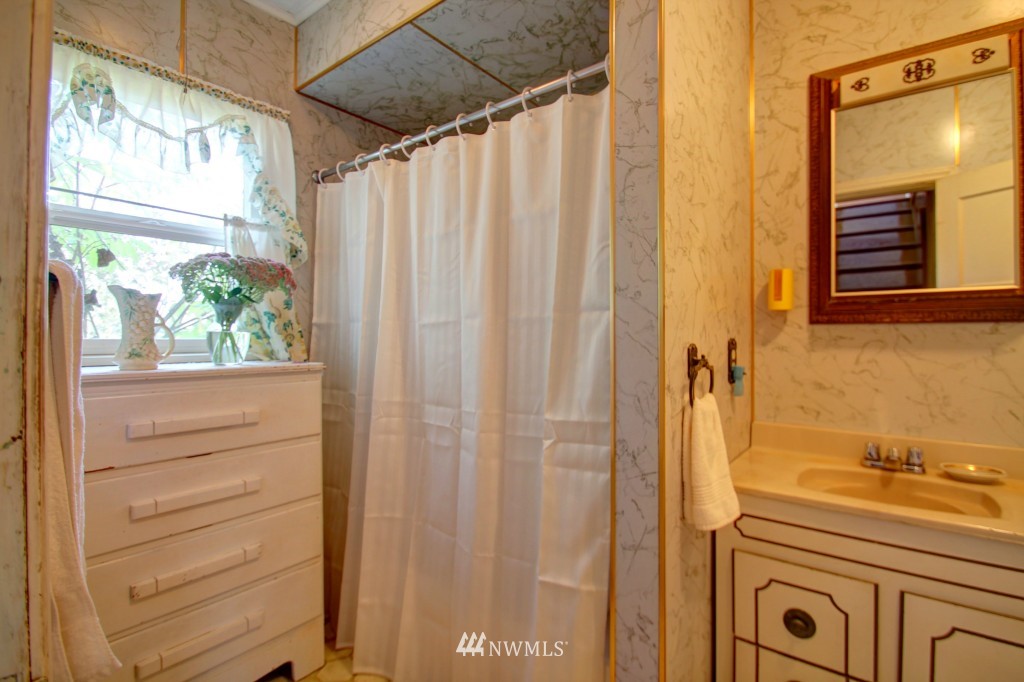 8871 F F & S Grade Road Sedro-Woolley, WA 98284 - Photo 19 of 25 Gallery Image 19