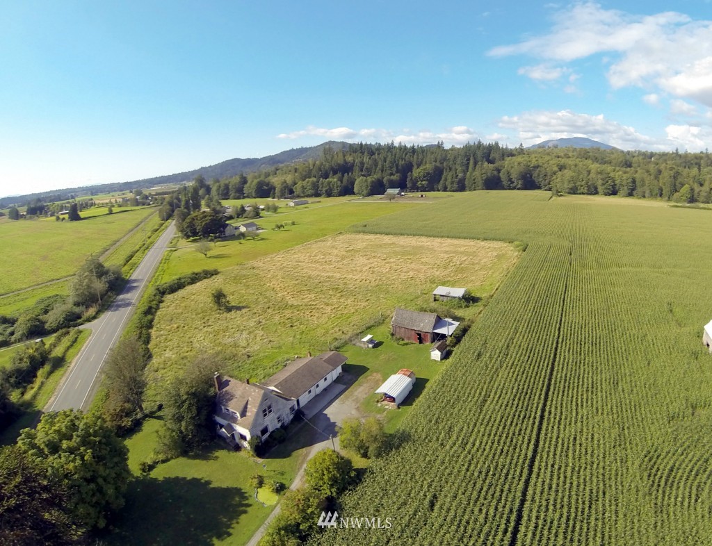 8871 F F & S Grade Road Sedro-Woolley, WA 98284 - Photo 3 of 25 Gallery Image 3