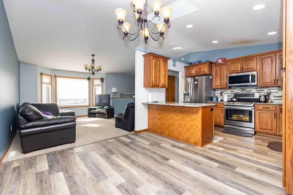 $369,900 | 790 Lakeridge Drive, West Fargo, ND 58078