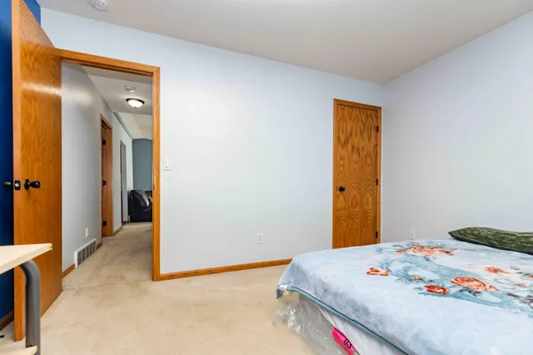 $369,900 | 790 Lakeridge Drive, West Fargo, ND 58078