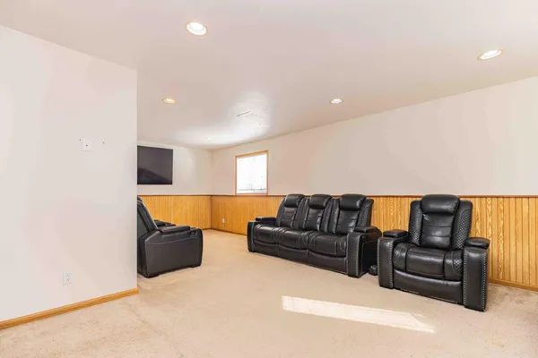 $369,900 | 790 Lakeridge Drive, West Fargo, ND 58078