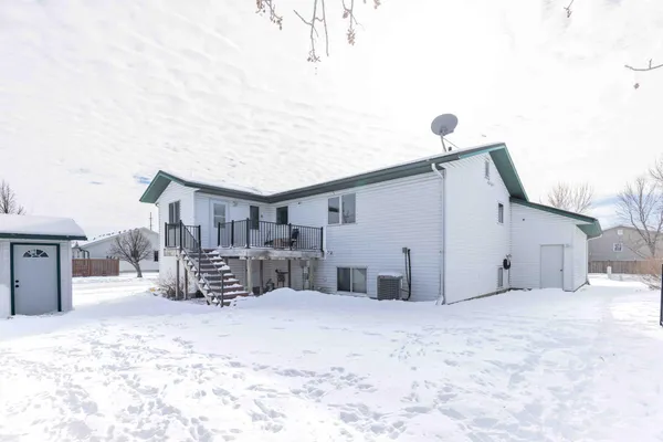 $369,900 | 790 Lakeridge Drive, West Fargo, ND 58078