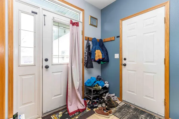 $369,900 | 790 Lakeridge Drive, West Fargo, ND 58078