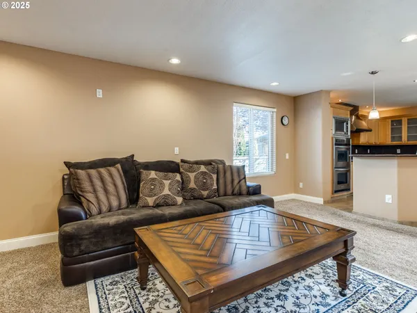 $629,900 | 15446 Southeast Honeysuckle Way, Clackamas, OR 97015