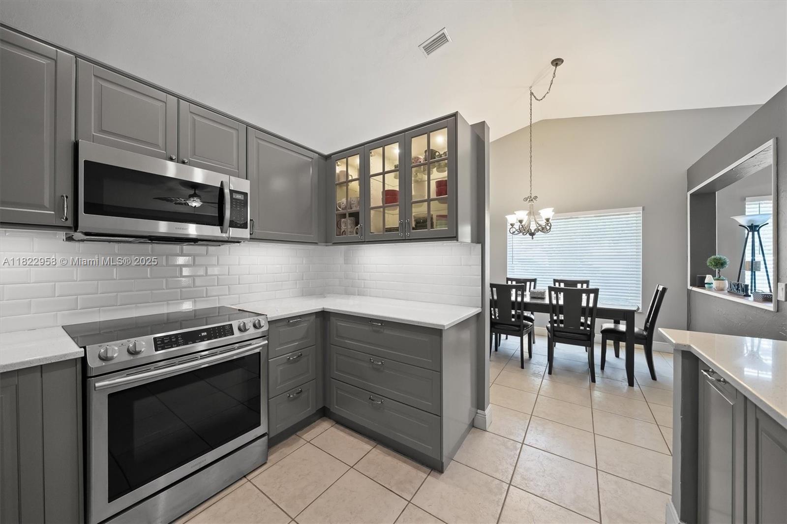 490 Talavera Road Weston, FL 33326 - Photo 6 of 15 Gallery Image 6