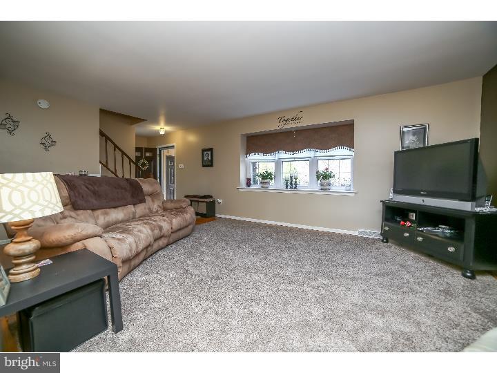 205 Moore Road Wallingford, PA 19086 - Photo 4 of 25 Living Room