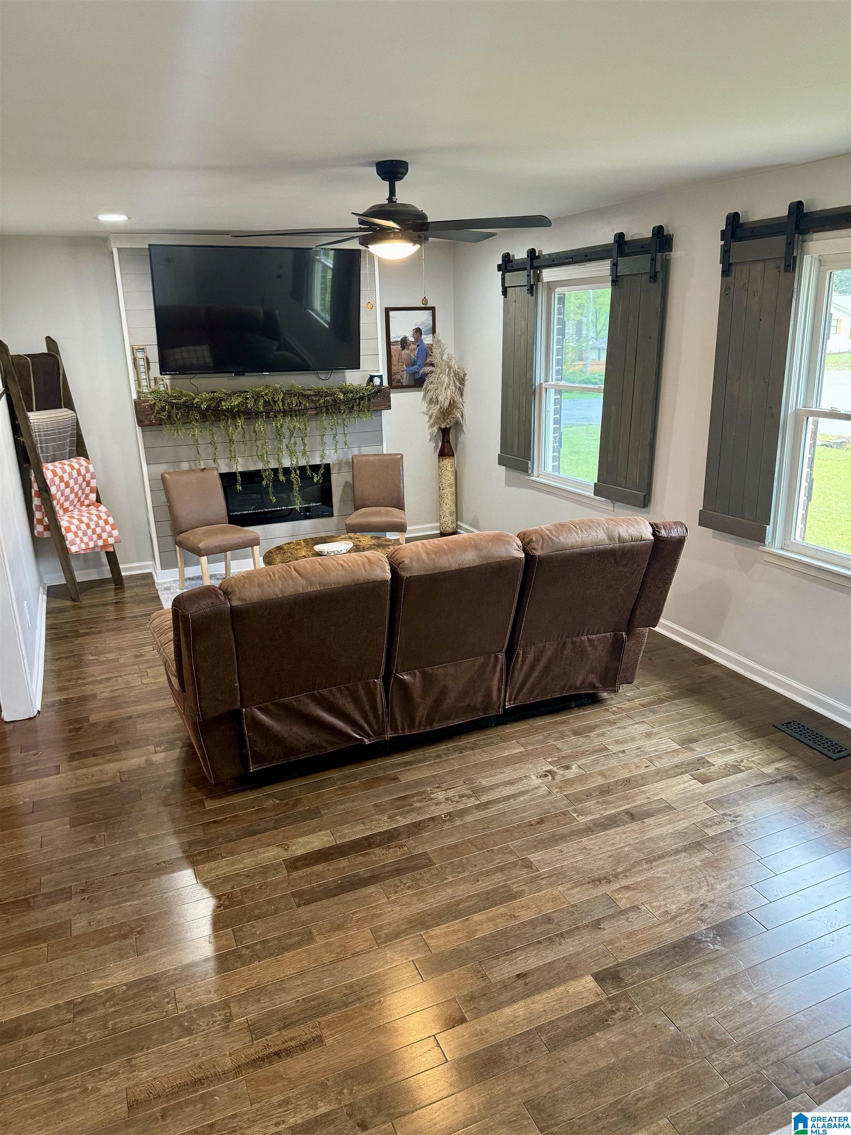 612 10th Street Southwest Alabaster, AL 35007 - Photo 4 of 22