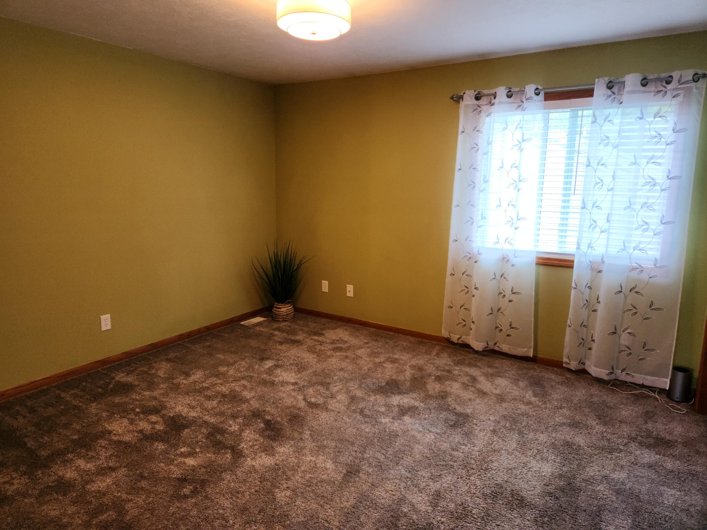 136 Irving Road, Unit 3 Middleville, MI 49333 - Photo 21 of 31 20231015_171703