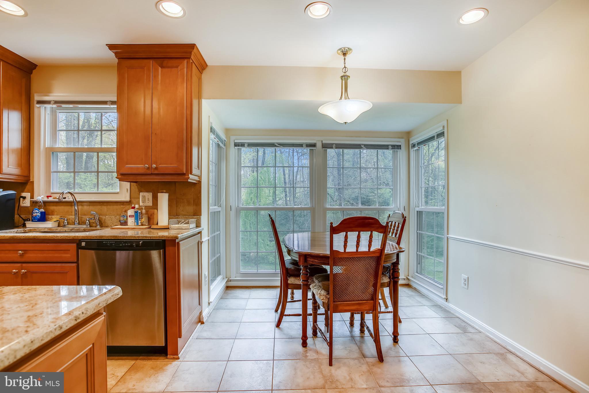 10215 Old Hunt Road Vienna, VA 22181 - Photo 14 of 70 Bump Out Breakfast Nook