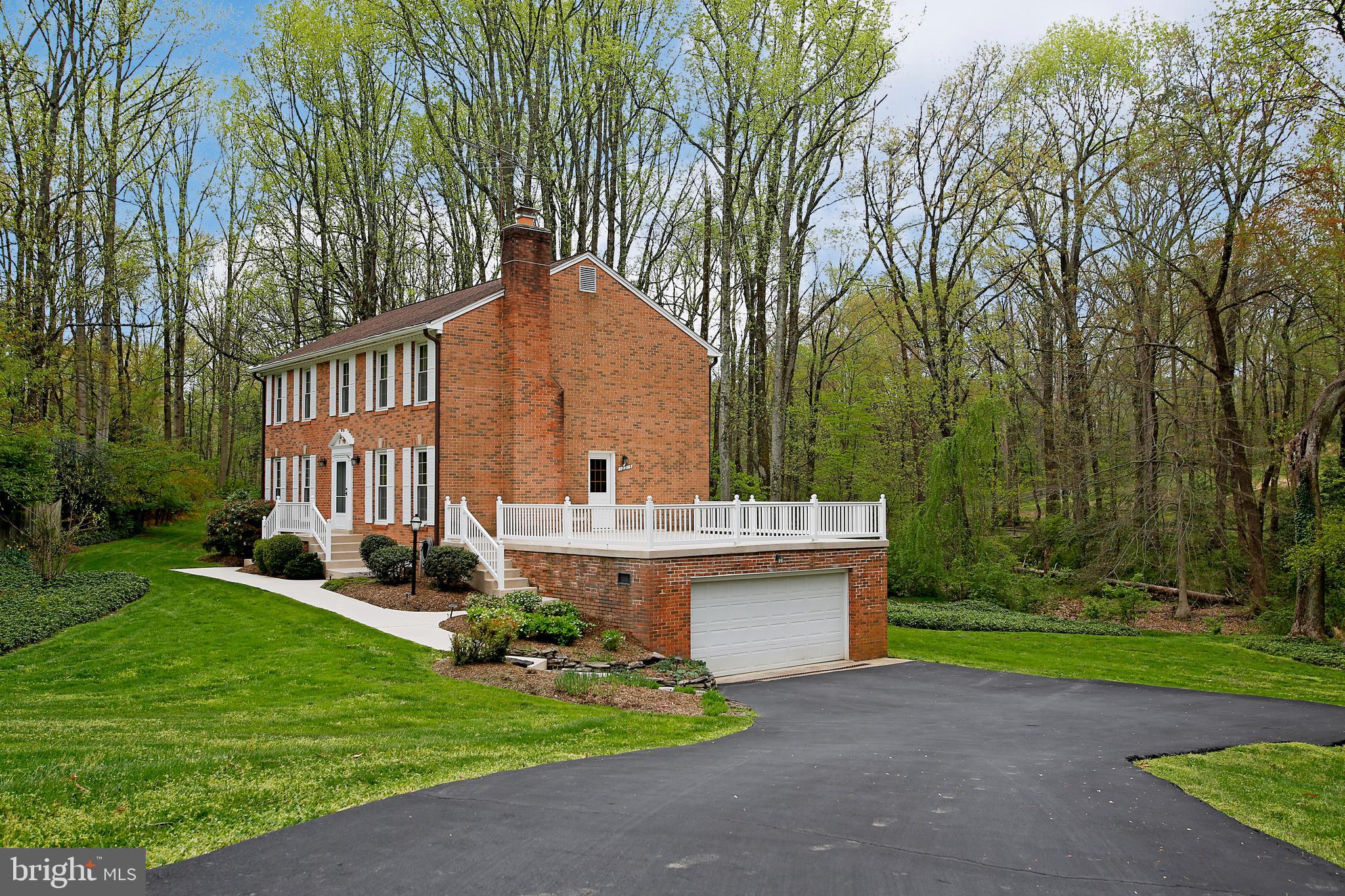 10215 Old Hunt Road Vienna, VA 22181 - Photo 3 of 70 2 Car Garage