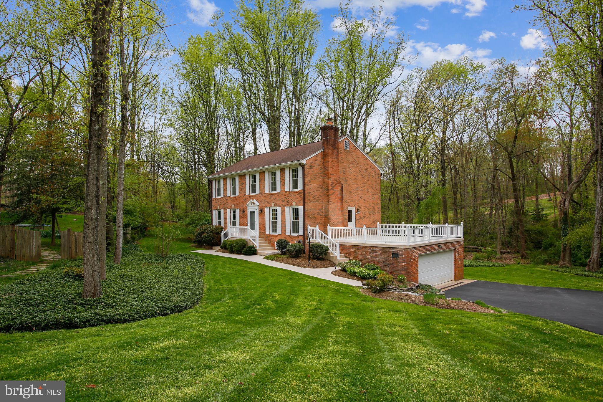 10215 Old Hunt Road Vienna, VA 22181 - Photo 4 of 70 Cul de Sac with Private Setting