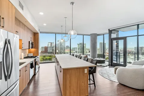 $1,399,900 | 1212 Demonbreun Street, Unit 1815, Nashville, TN 37203