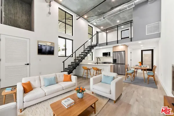 $2,895 | 11013 Hartsook Street, Unit 101, North Hollywood, CA 91601