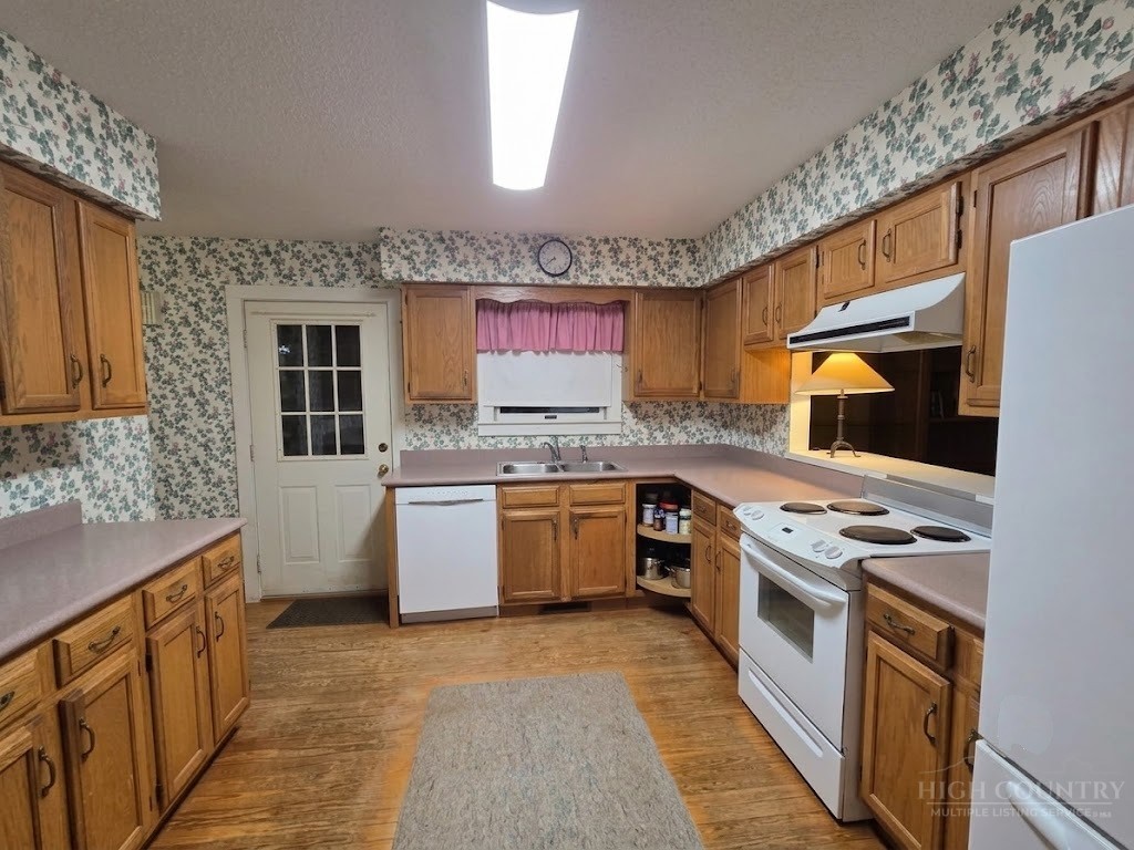 342 Wildwood Run Road Banner Elk, NC 28604 - Photo 6 of 19