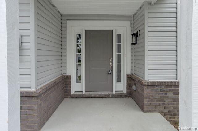 2954 Hessel Avenue Rochester Hills, MI 48307 - Photo 3 of 31