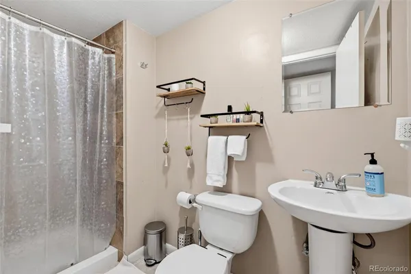 a view of room with washer and dryer
