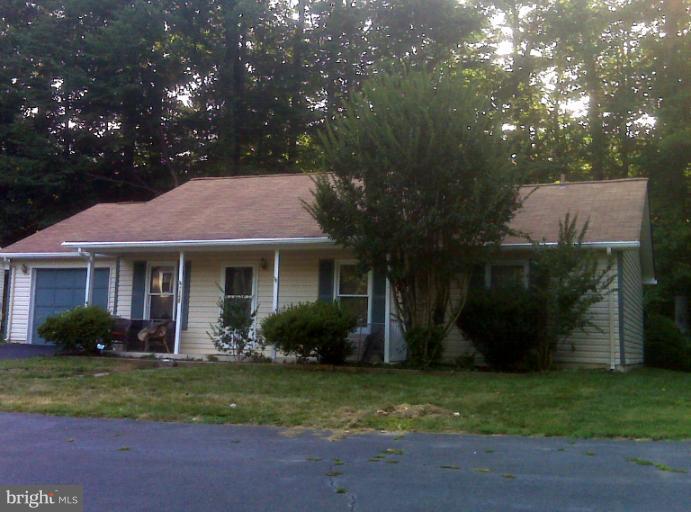 7258 Linden Tree Lane Springfield, VA 22152 - Photo 13 of 13 Exterior (Front)