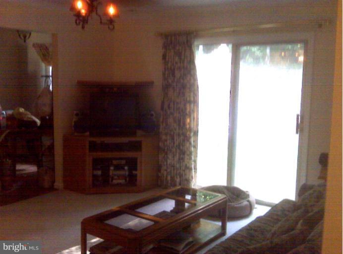 7258 Linden Tree Lane Springfield, VA 22152 - Photo 7 of 13 Living Room