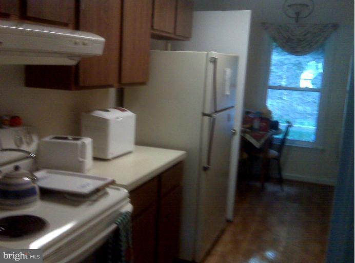 7258 Linden Tree Lane Springfield, VA 22152 - Photo 9 of 13 Kitchen