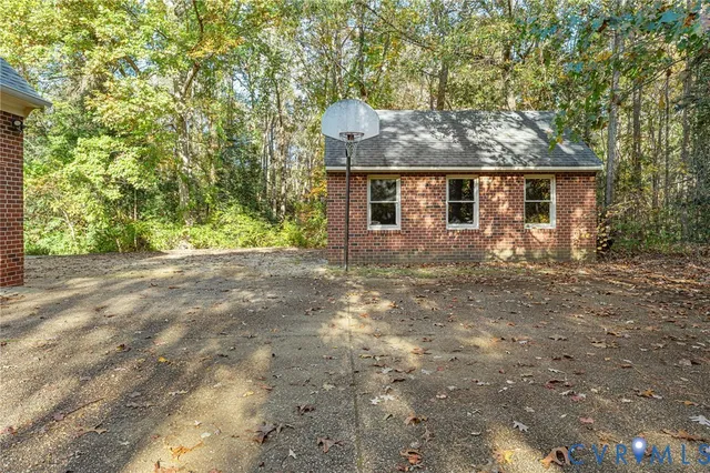 a front view of house with yard