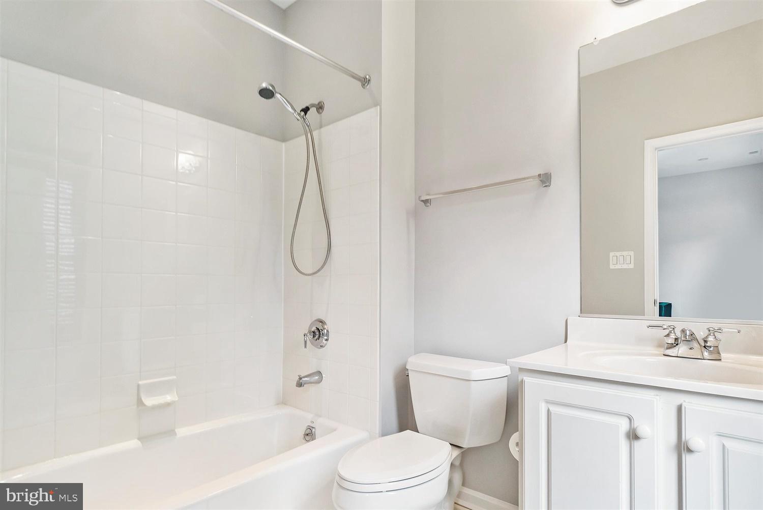 2331 Boston Street, Unit 3 Baltimore, MD 21224 - Photo 20 of 33 2nd bed full bath