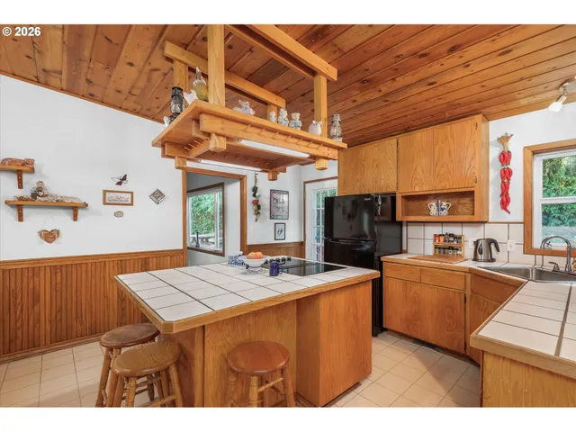 $749,900 | 36189 Highway 58, Pleasant Hill, OR 97455