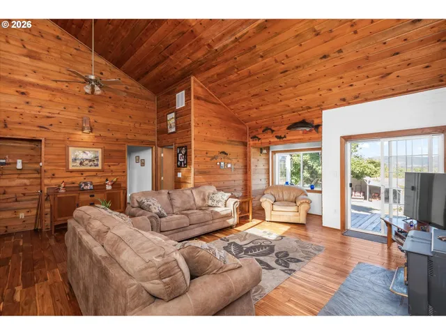 $749,900 | 36189 Highway 58, Pleasant Hill, OR 97455