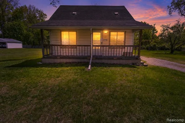 $110,000 | 35799 Park Place, Romulus, MI 48174