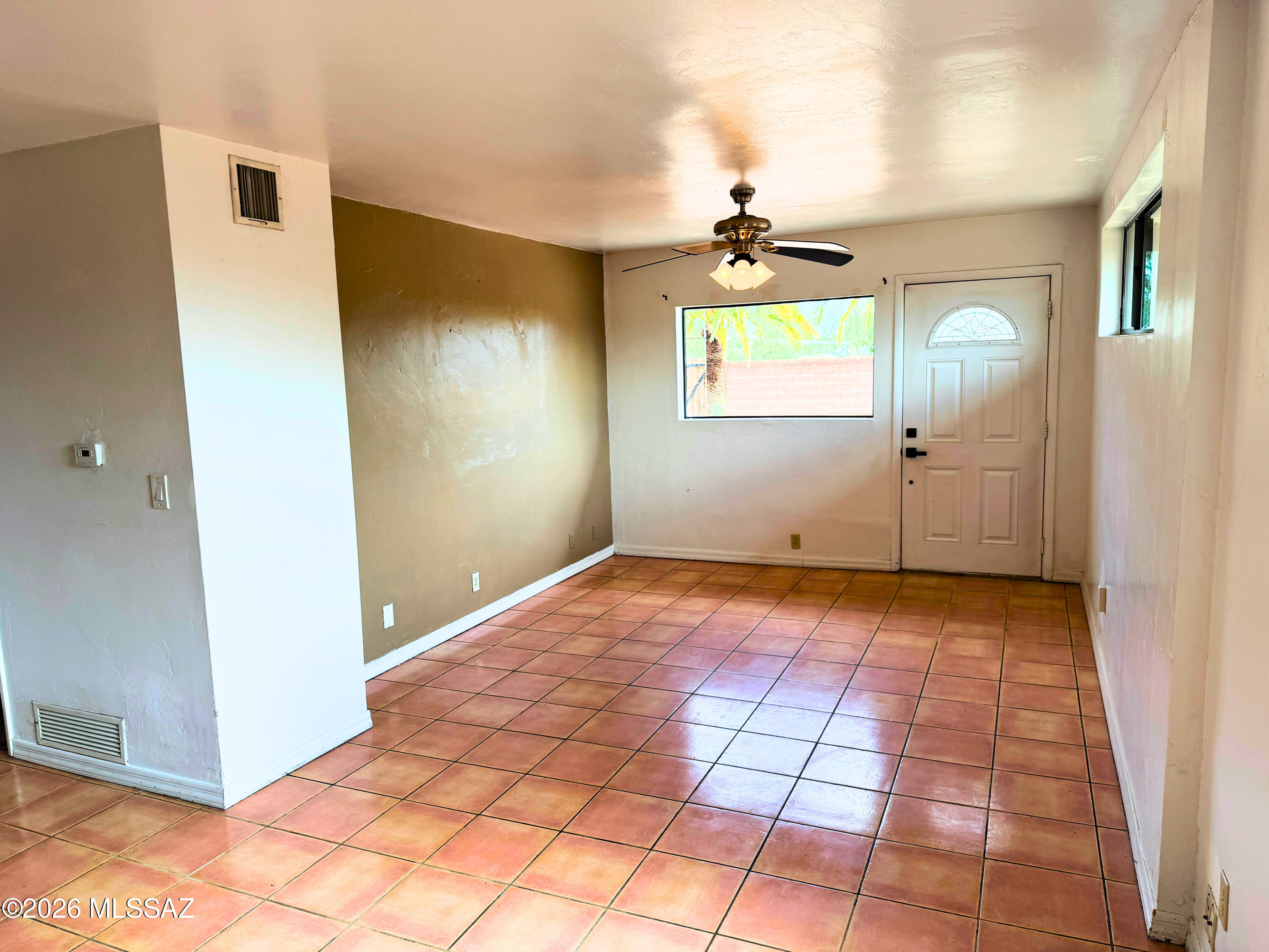 3383 North Flowing Wells Road Tucson, AZ 85705 - Photo 13 of 47 Living Room