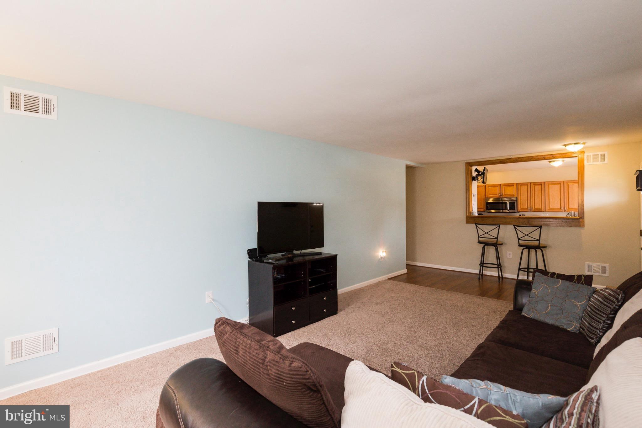 1143 Harvard Road Waldorf, MD 20602 - Photo 8 of 27 Living Room