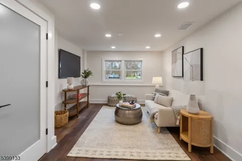 $1,190,000 | 6 Kenneth Court, Florham Park, NJ 07932