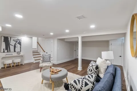 $1,190,000 | 6 Kenneth Court, Florham Park, NJ 07932