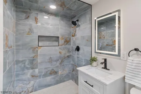 $1,190,000 | 6 Kenneth Court, Florham Park, NJ 07932