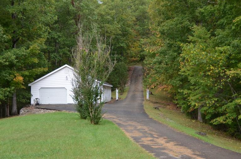 655 Caudill Road Stanton, KY 40380 - Photo 12 of 60 Long sweeping driveway!