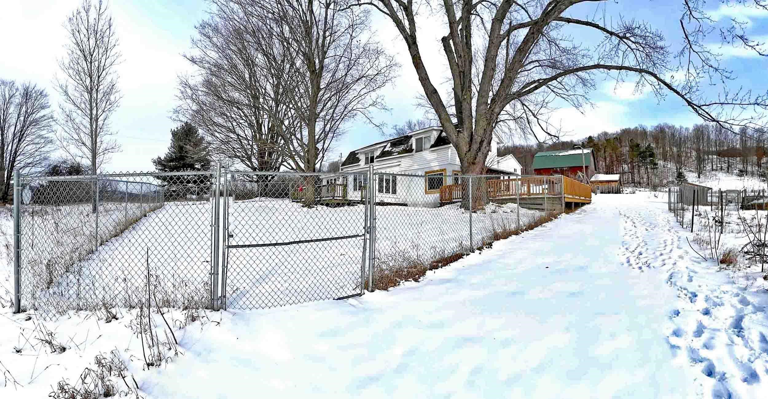 591 Keystone Road South Traverse City, MI 49696 - Photo 6 of 35 1897425-5.JPG