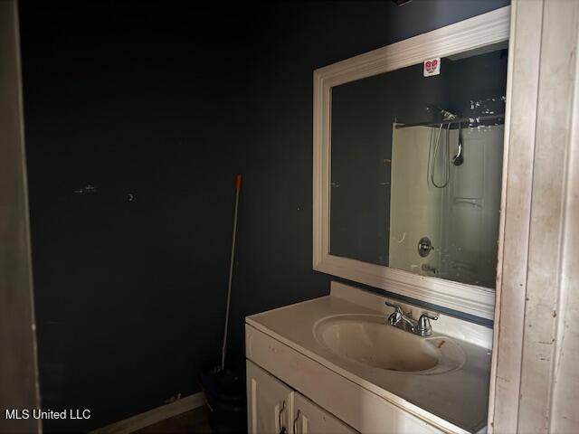 414 Colonial Circle Jackson, MS 39211 - Photo 12 of 18 Hall Bath 2