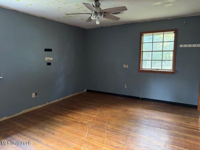 414 Colonial Circle Jackson, MS 39211 - Photo 14 of 18 Master Bed