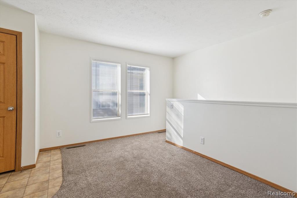 4004 Howe Road Wayne, MI 48184 - Photo 5 of 42