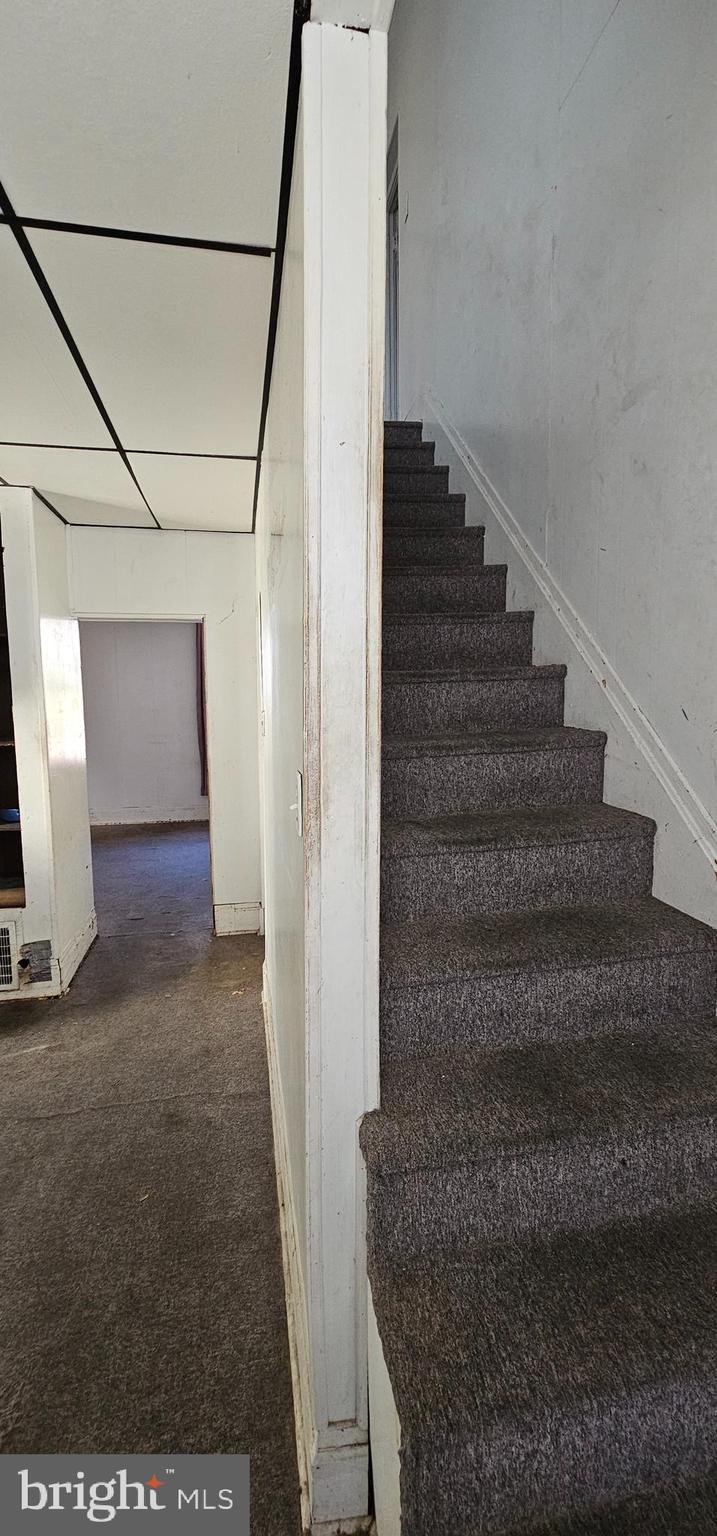 922-924 Von Lunen Road Johnstown, PA 15902 - Photo 17 of 54 a view of entryway