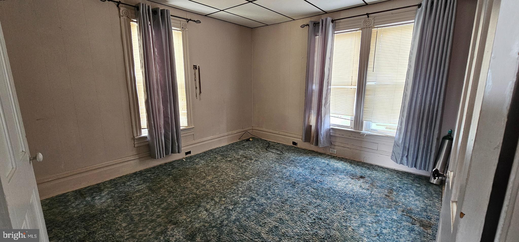 922-924 Von Lunen Road Johnstown, PA 15902 - Photo 21 of 54 a view of an empty room and window