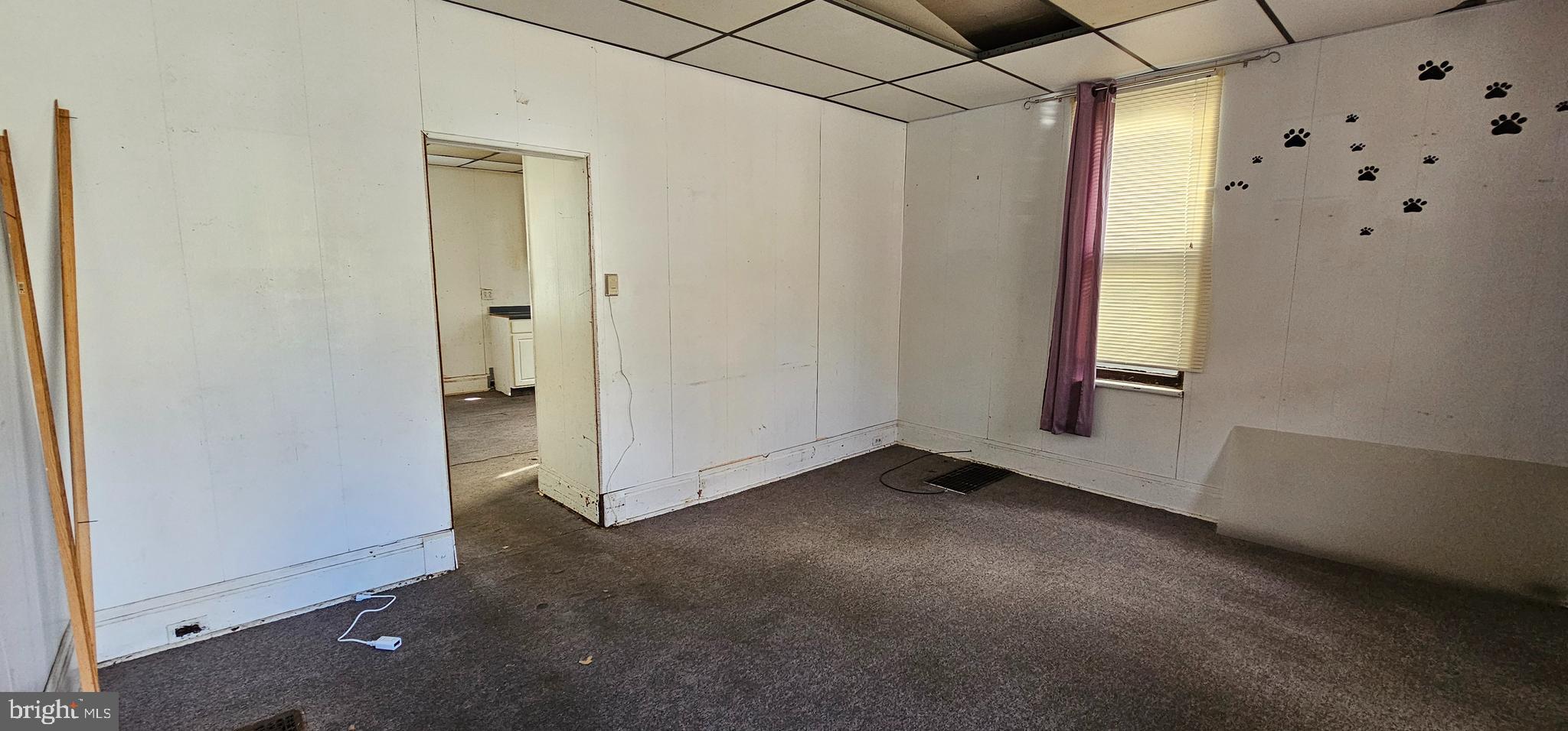 922-924 Von Lunen Road Johnstown, PA 15902 - Photo 10 of 54 an empty room with windows