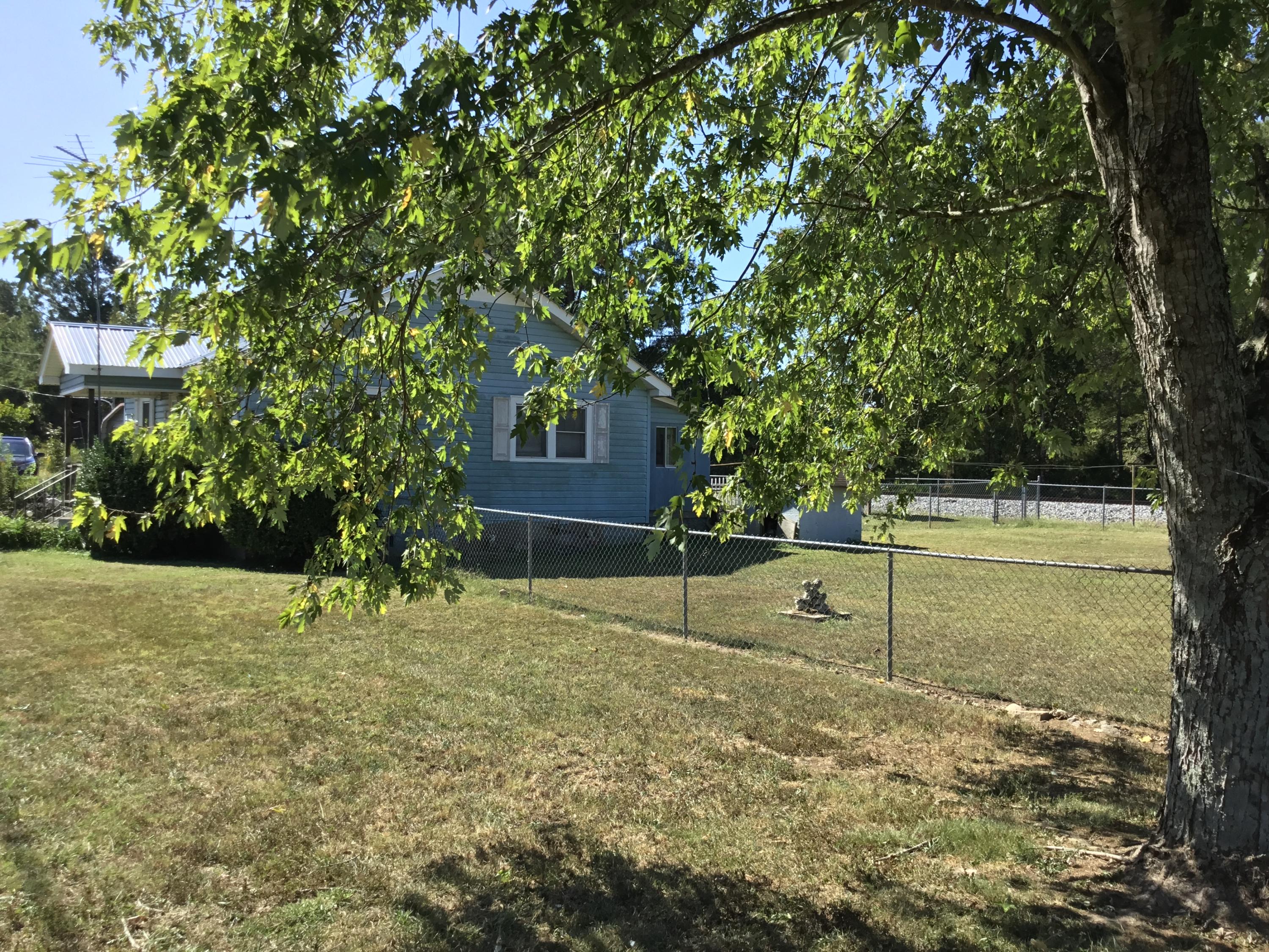 9627 Highway 27 Rock Spring, GA 30739 - Photo 21 of 24 Side and back yard