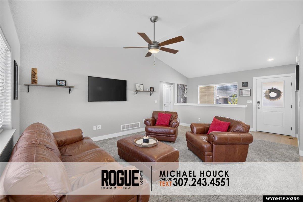 6946 Rogue River Road Casper, WY 82604 - Photo 8 of 38